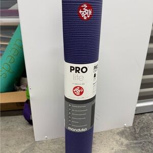 manduka PROlite Yoga Mat — Deep Violet